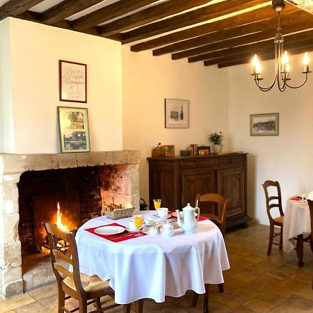 Le Moulin De Pasnel Bed & Breakfast Monteaux Екстериор снимка