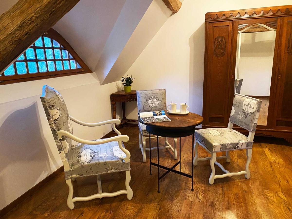 Le Moulin De Pasnel Bed & Breakfast Monteaux Екстериор снимка